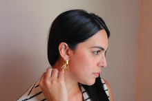 Load image into Gallery viewer, Squid earring