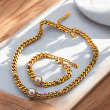 Load image into Gallery viewer, Mia necklaces