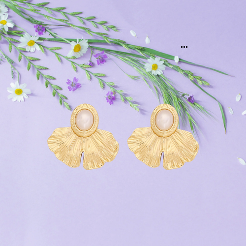 Daisy Studs